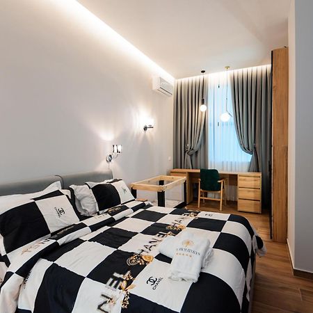 Lux Holidays Durrës Esterno foto